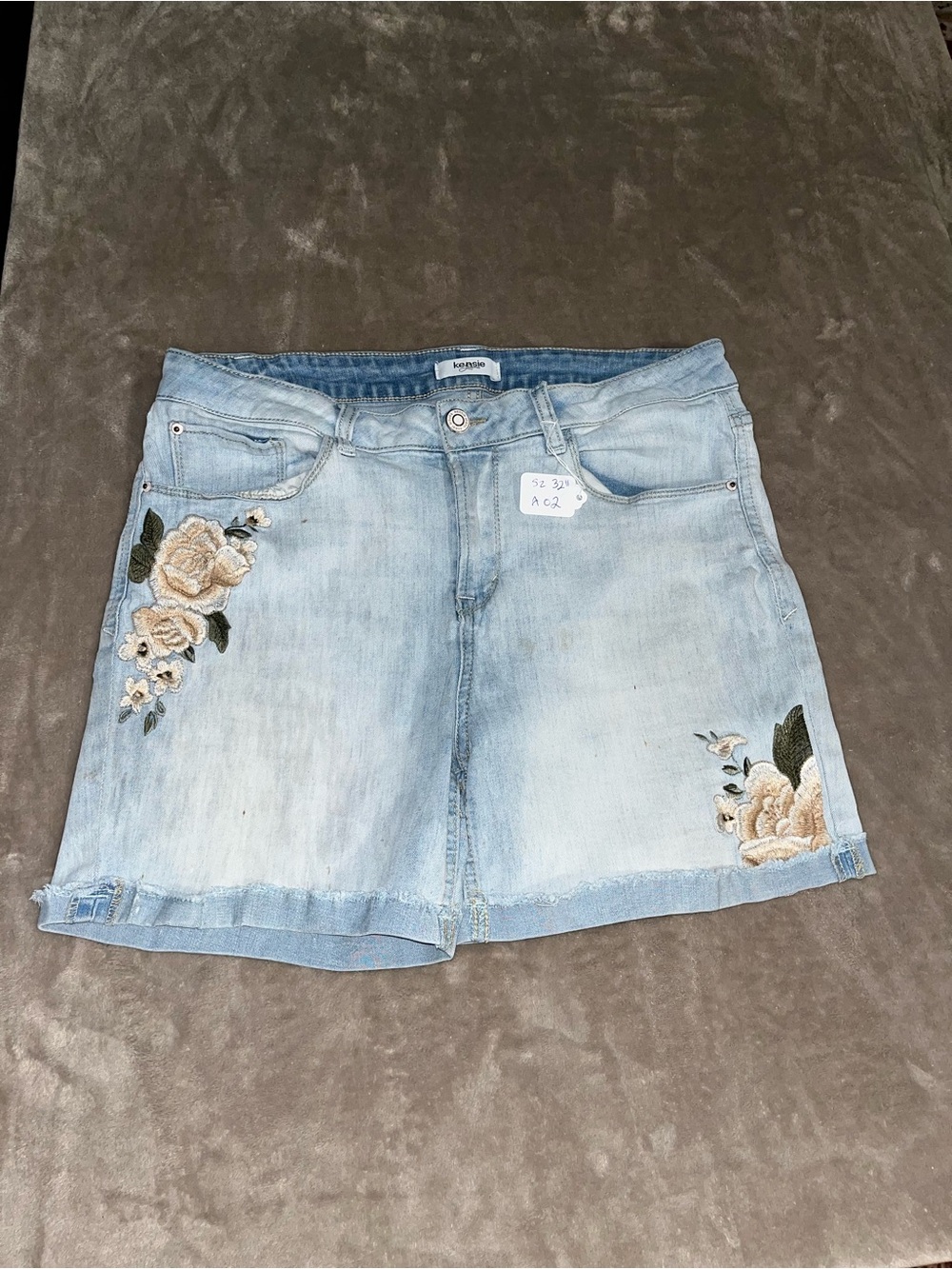Romance Denim Shorts with Floral Embroidery recycled size 32
